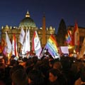 Manifestation des associations d'homosexuels italiennes contre le Vatican  - 